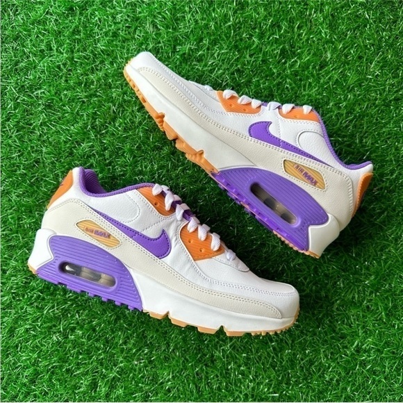 Nike Air Max 90 White / Action Grape Phantom - Picture 2 of 10